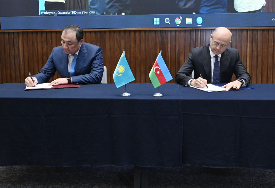 Azerbaijan, Kazakhstan sign protocol on trade and economic cooperation