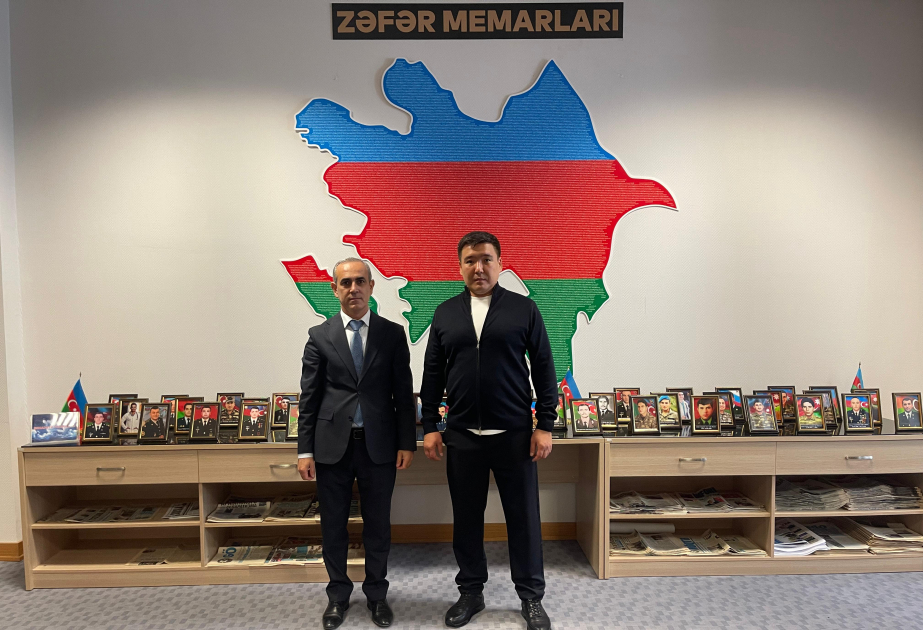 Almatı şəhərinin MKS-nin direktor müavini Mərkəzi Elmi Kitabxananın qonağı olub