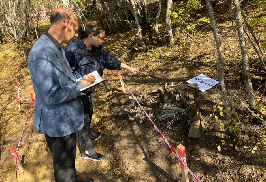 Representantes de la Defensoría del Pueblo de Azerbaiyán investigaron el lugar de una fosa común descubierta en Aghdara