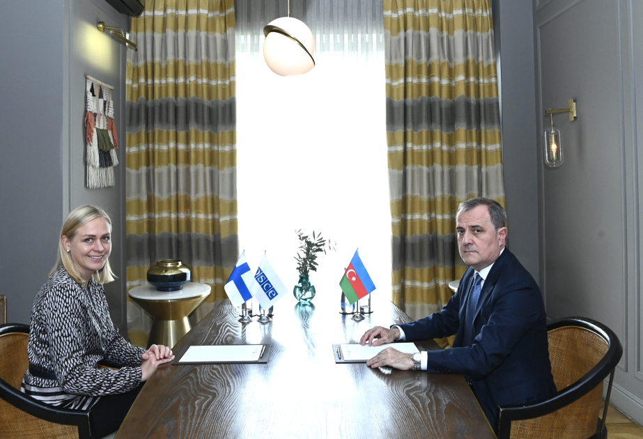 Le ministre azerbaïdjanais des Affaires étrangères rencontre la présidente en exercice de l’OSCE