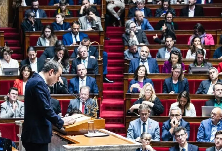 France: Macron menace de dissolution en cas d’adoption d’une motion de censure contre le gouvernement