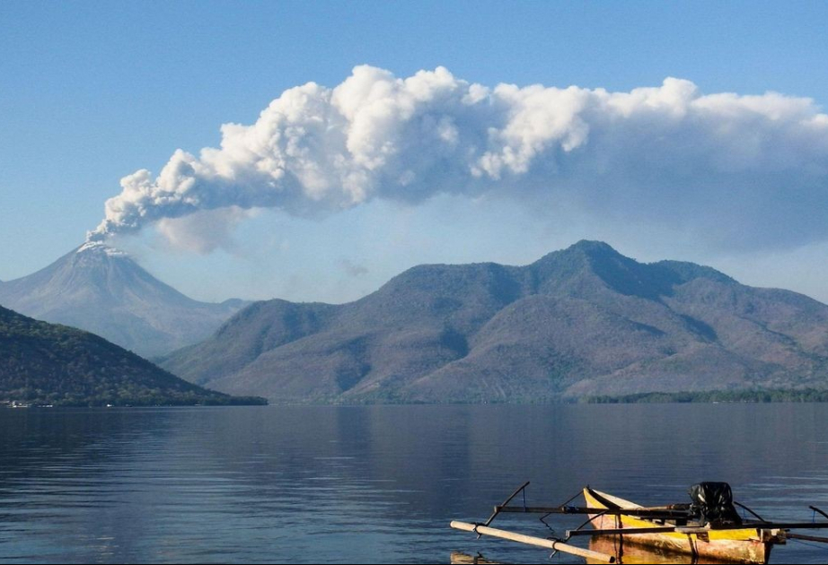 Indonesischer Vulkan spuckt zehn Kilometer hohe Aschesäule