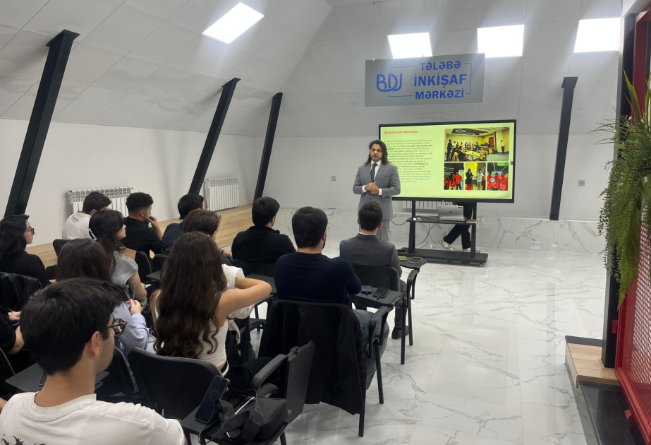“Bakcell” şirkəti BDU tələbələri üçün infosessiya keçirib