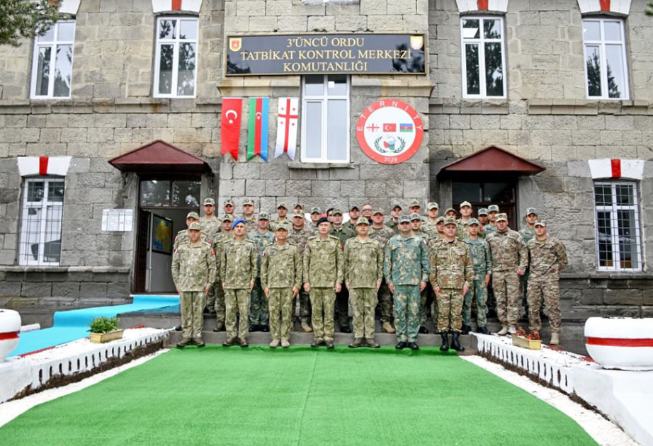 Soldaten der aserbaidschanischen Armee nehmen an der Übung „Eternity-2025“ teil