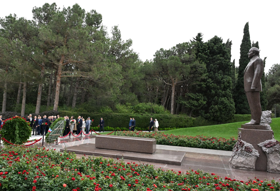 Participants of 4th ICAPP Asian Cultural Council meeting pay tribute to National Leader Heydar Aliyev and Azerbaijani martyrs