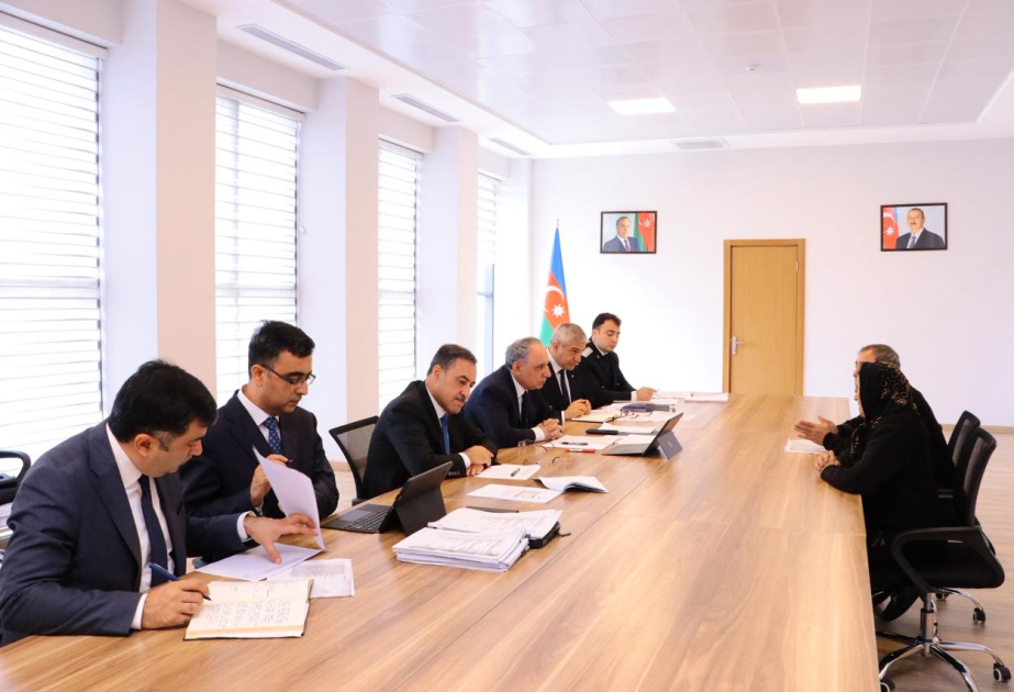 Baş prokuror Gəncədə vətəndaşların müraciətlərini dinləyib