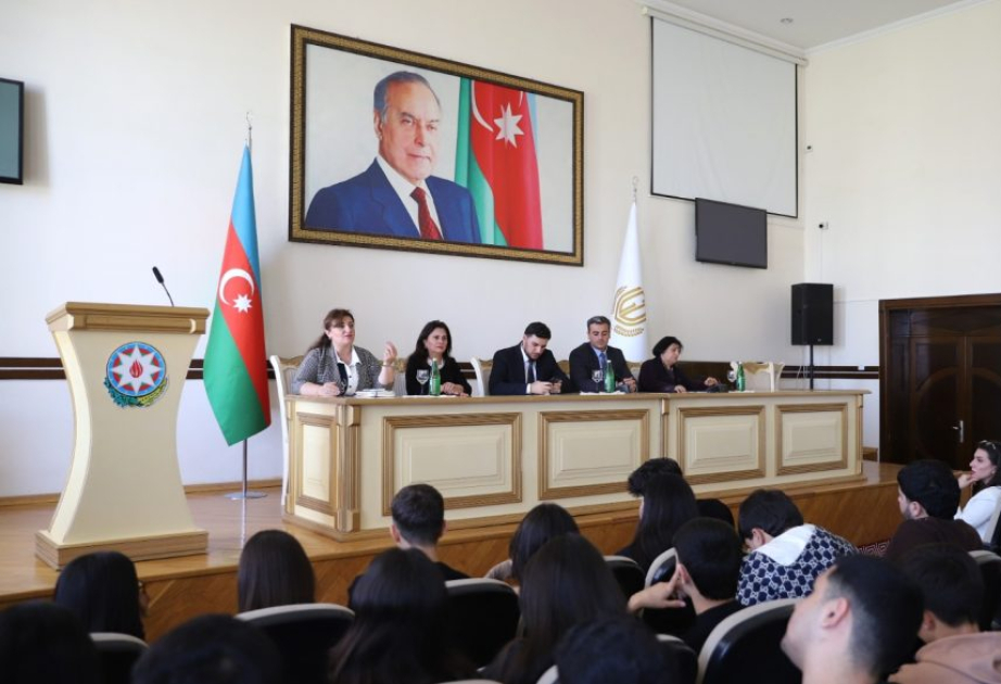 Təhsil Tələbə Krediti Fondunun əməkdaşları GDU tələbələri ilə görüşüblər