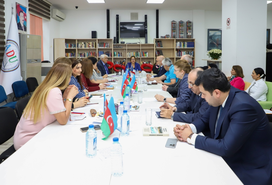 ADU-da fransız dili üzrə yeni çap olunmuş dərslik və dərs vəsaitlərinin təqdimatı olub