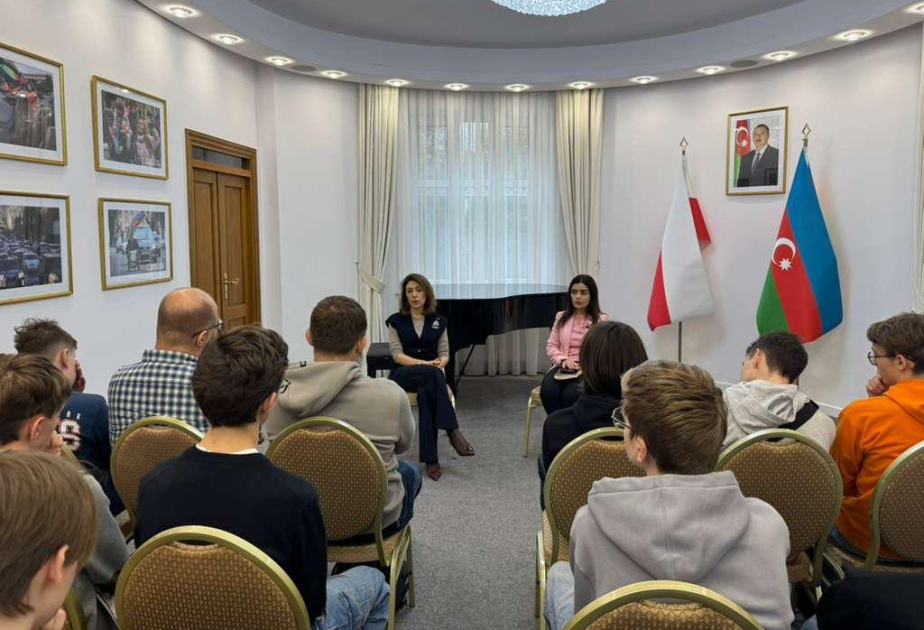 18 Oktyabr – Müstəqilliyin Bərpası Günü Varşavada qeyd edilib