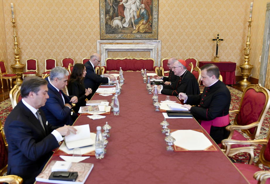La Primera Vicepresidenta de Azerbaiyán se reunió con el Secretario de Estado del Vaticano