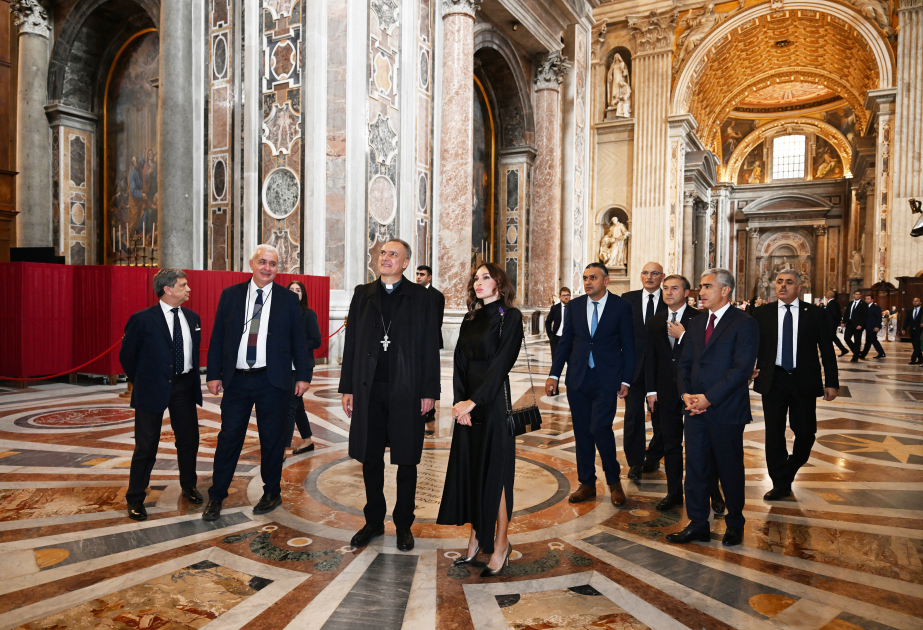 Mehriban Aliyeva prend connaissance des travaux de restauration réalisés dans la basilique Saint-Pierre au Vatican VIDEO