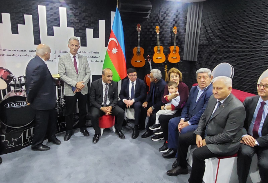 Qarsdakı Elm və İncəsənət Mərkəzində “Bir Millət, İki Dövlət” otağının açılışı olub