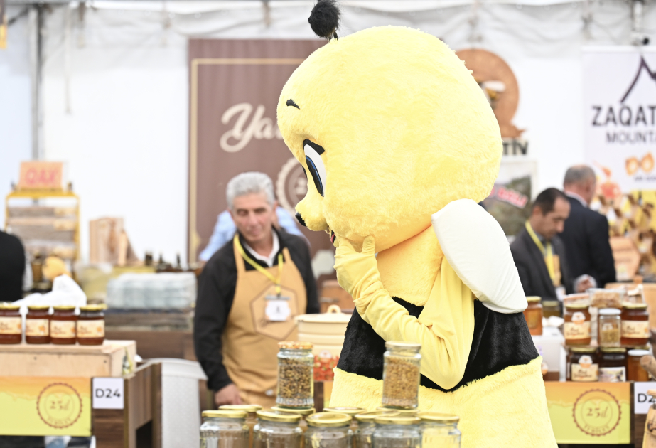 La miel de Joyalí se presenta por primera vez en la feria de la miel