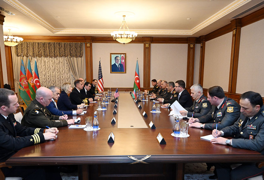 Azerbaijan’s Minister of Defense meets with Commander of U.S. Central Command