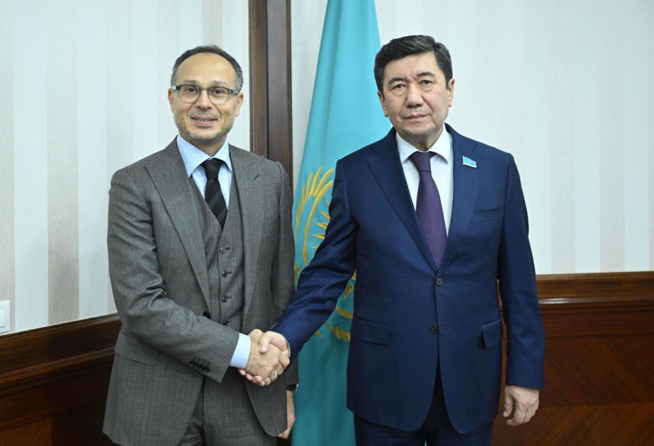 El Presidente en Ejercicio de TURKPA se reúne con el nuevo Secretario General de la organización