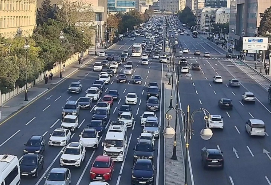 Bakının bəzi yollarında sıxlıq yaranıb