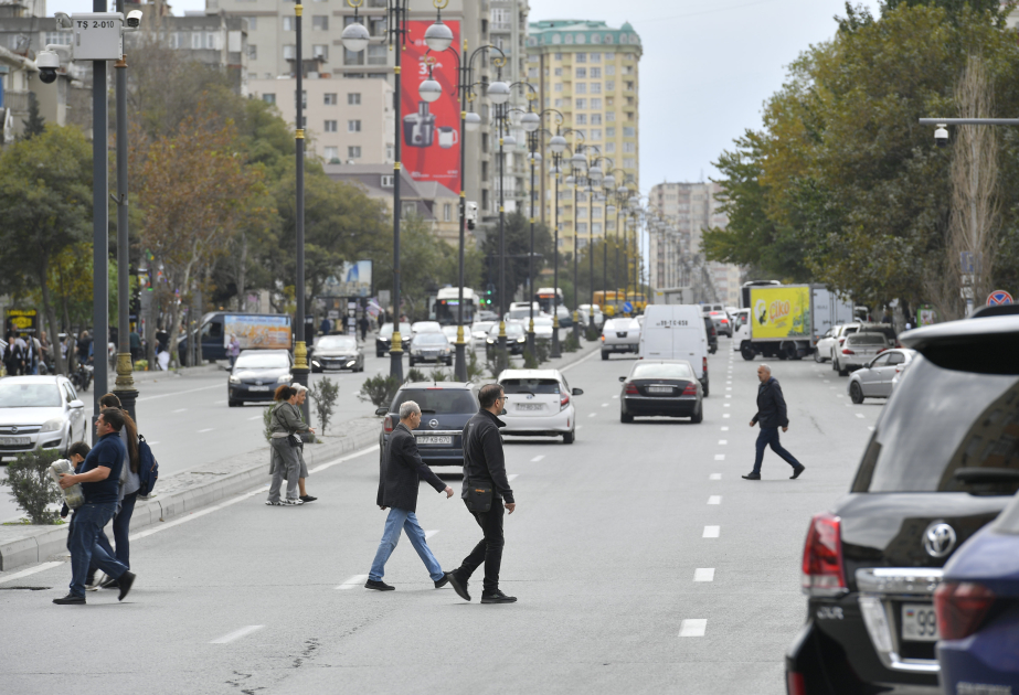 “Yolu uşaq arabası ilə, körpələrlə birgə keçirlər...” – qaydaları pozan piyadalarla bağlı REPORTAJ  VİDEO