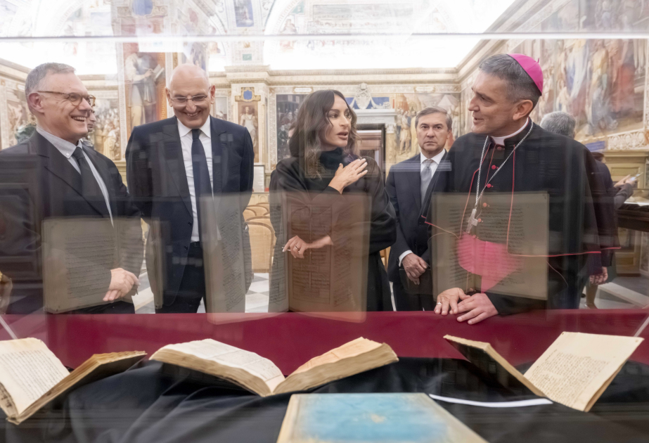 Offizieller Besuch der Ersten Vizepräsidentin Aserbaidschans Mehriban Aliyeva im Vatikan im Fokus italienischer Medien
