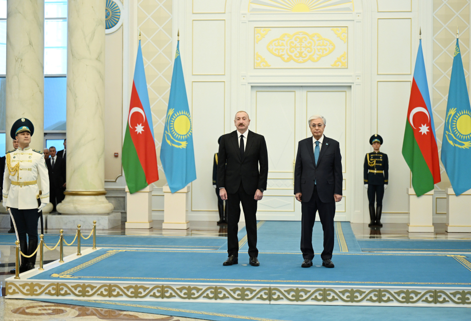 Offizieller Empfang von Präsident Ilham Aliyev in Astana VIDEO
