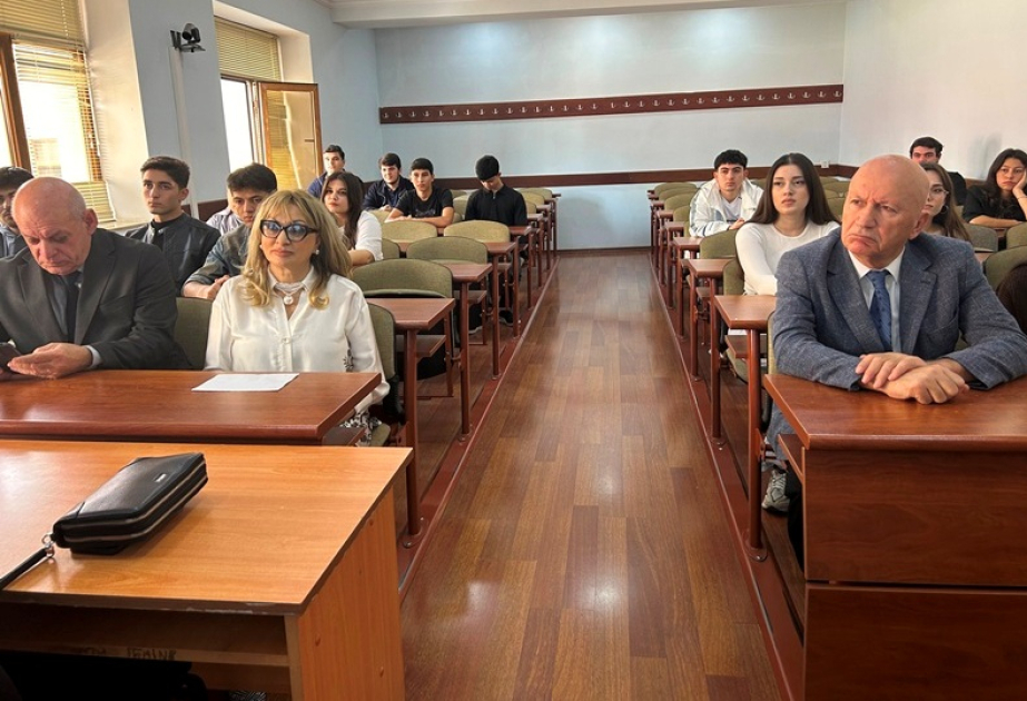 UNEC-də AMEA-nın 80 illiyinə həsr olunmuş elmi seminar