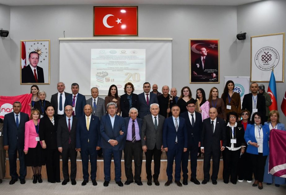 Qarsda Azərbaycan dili və ədəbiyyatı ilə bağlı elmi simpozium keçirilib