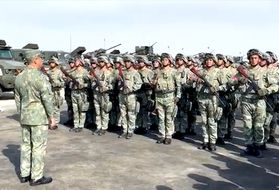 Azerbaijani Defense Minister meets military personnel participating in “Unity-2025” exercise