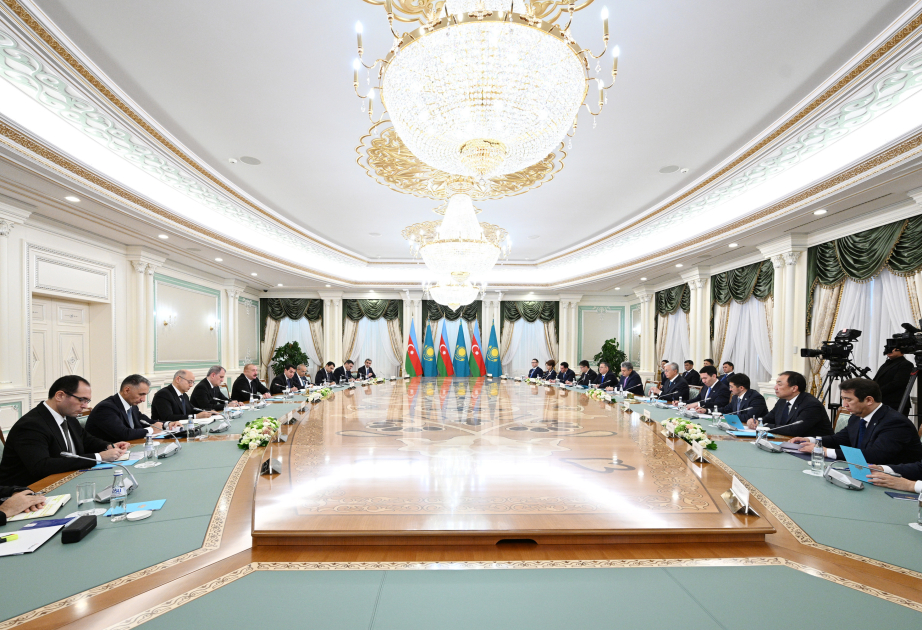 阿塞拜疆和哈萨克斯坦最高国家间理事会第二次会议在阿斯塔纳举行