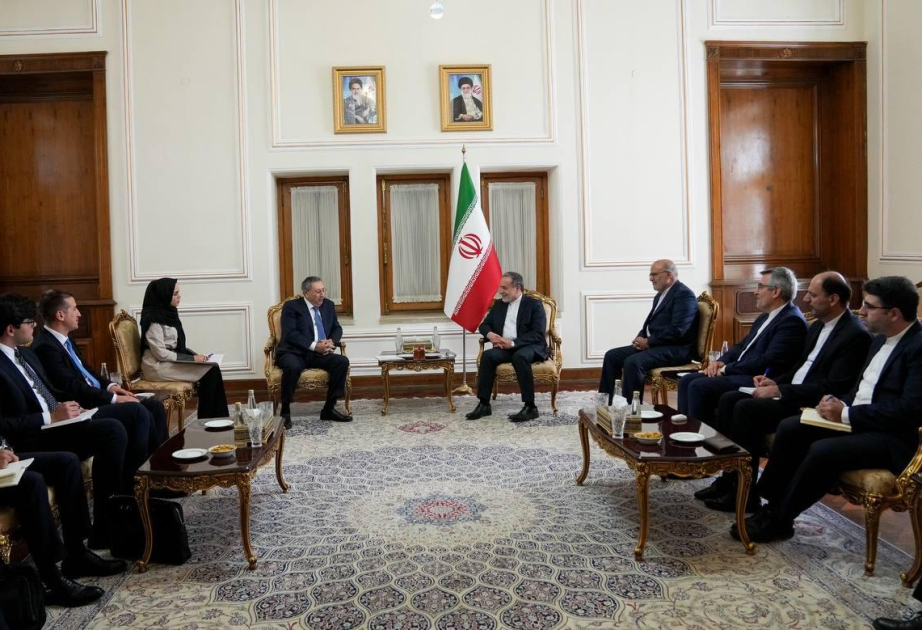 讨论阿塞拜疆和伊朗双边关系的现状