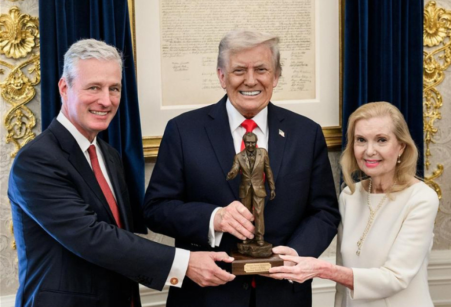 Trump receives Architect of Peace Award from Nixon Foundation