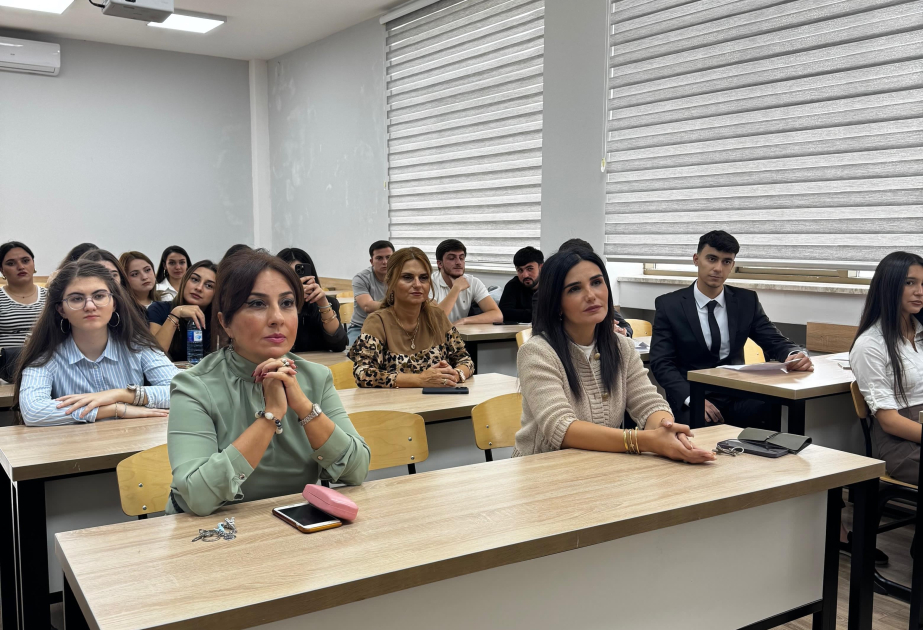 Tələbələr “Şərq xalqlarının mədəniyyətində ailə dəyərləri” mövzusunda müzakirə aparıblar