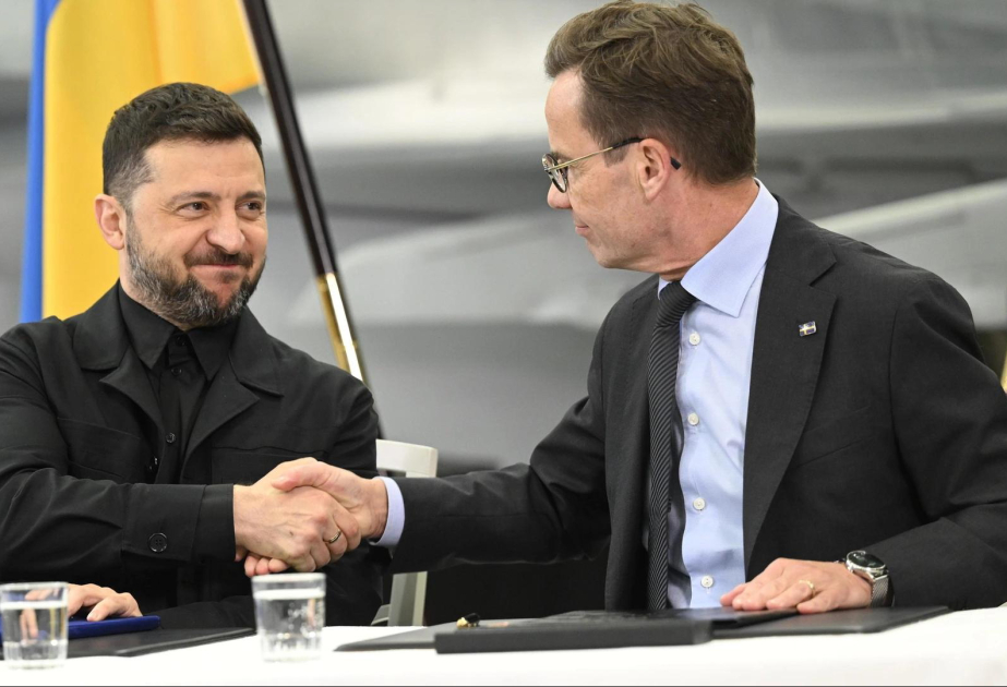 Украина и Швеция подписали соглашение о поставке истребителей Gripen