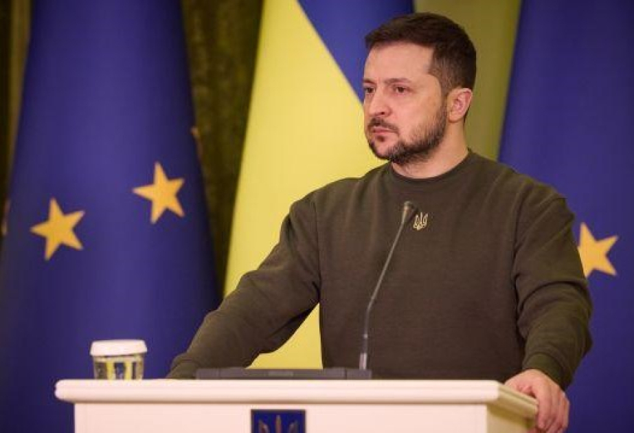 Зеленский: Украина готова к переговорам с Россией, но не собирается ради этого выходить со своих территорий