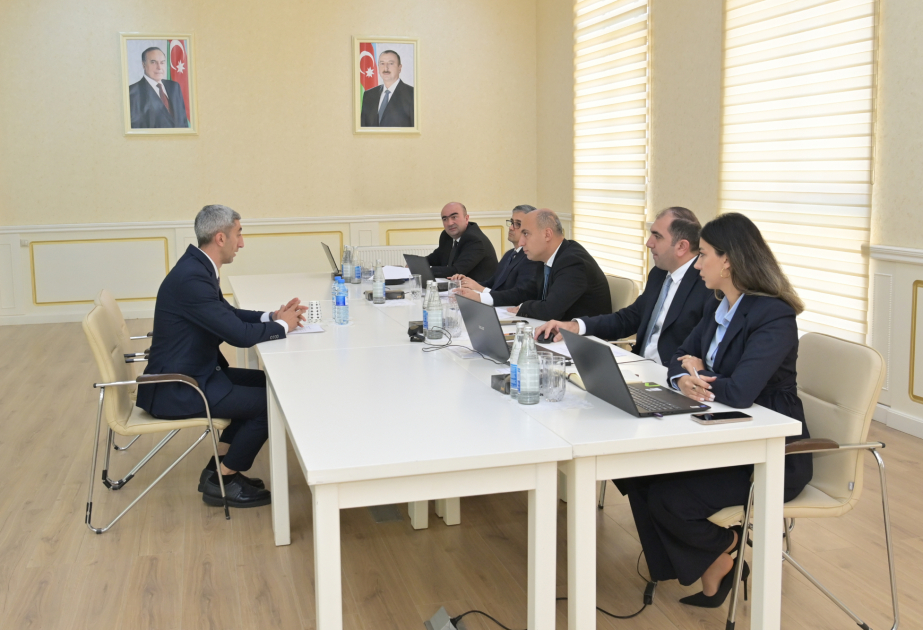 Elm və təhsil naziri Gədəbəydə vətəndaşların müraciətlərini dinləyib
