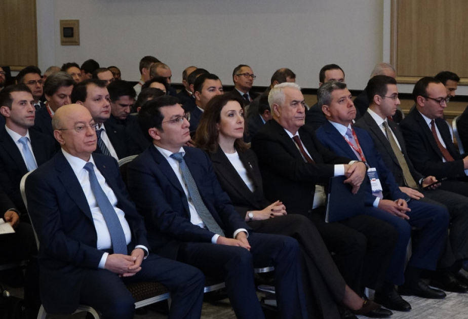 أذربيجان وبولندا توقعان بروتوكولاً لتعزيز التجارة والتعاون في سلامة الغذاء