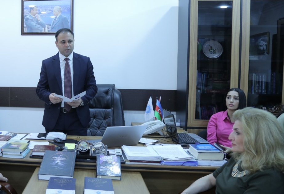 “Bəxtiyar Vahabzadə yaradıcılığının folklor konteksti” mövzusunda elmi sessiya keçirilib