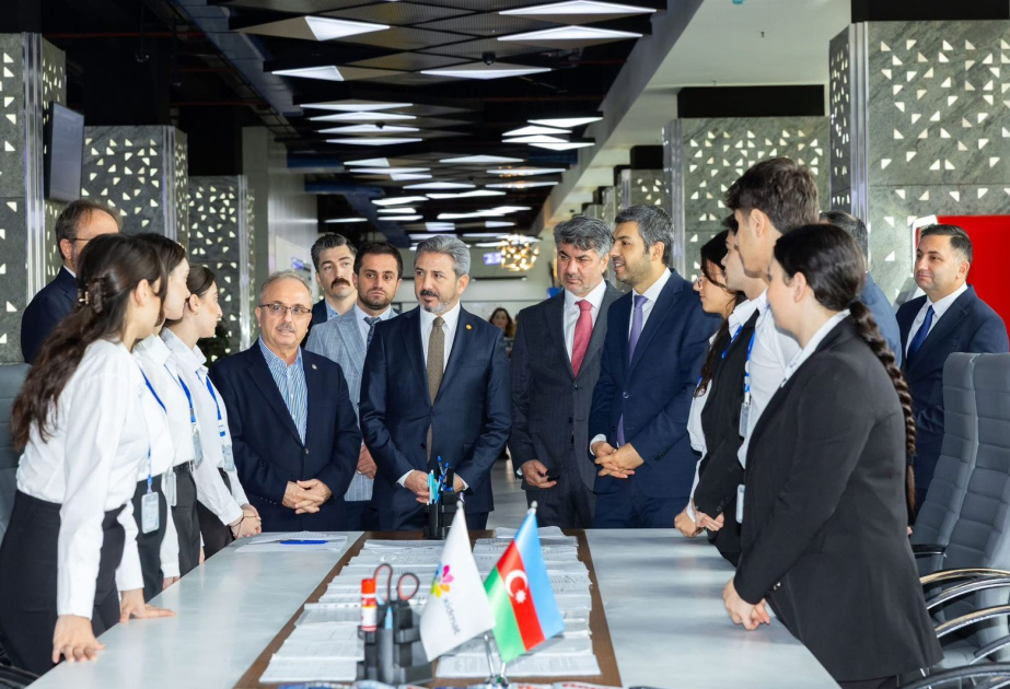 Türkischer Vizeminister besucht Zentrum „ASAN Khidmat“