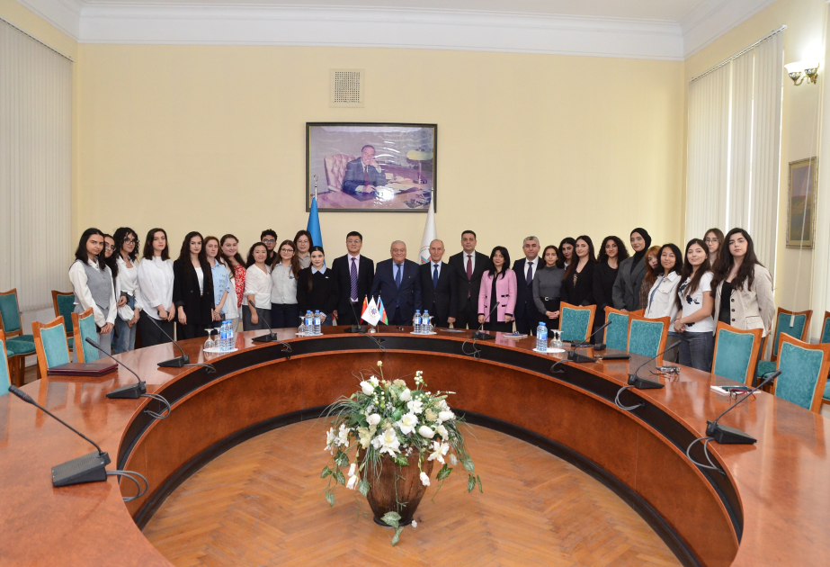 巴库国立大学孔子学院与阿塞拜疆总统直属行政管理学院签署合作协议