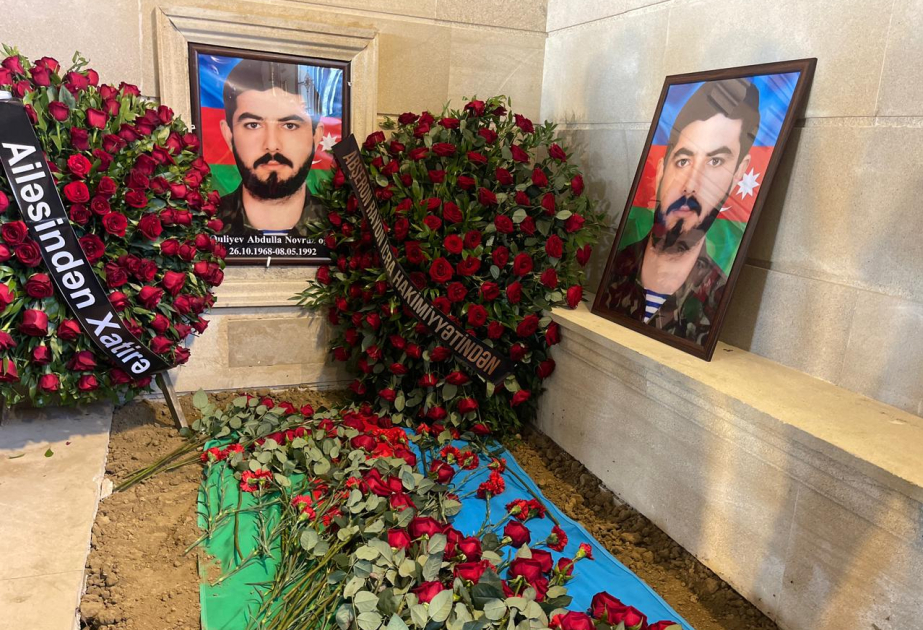 تشييع رفات الشهيد المفقود في حرب قراباغ الأولى في باكو