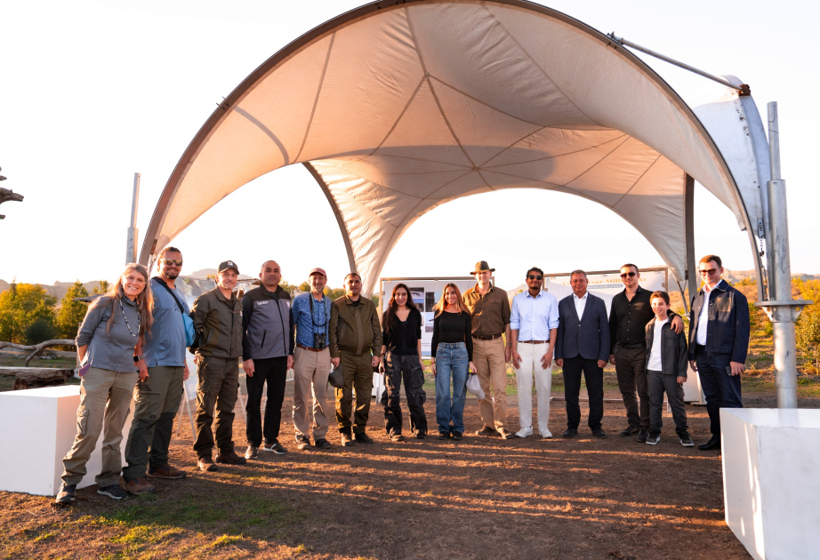 Leyla Aliyeva et Arzou Aliyeva assistent à la cérémonie d'ouverture d’un parc national dans la région de Gakh