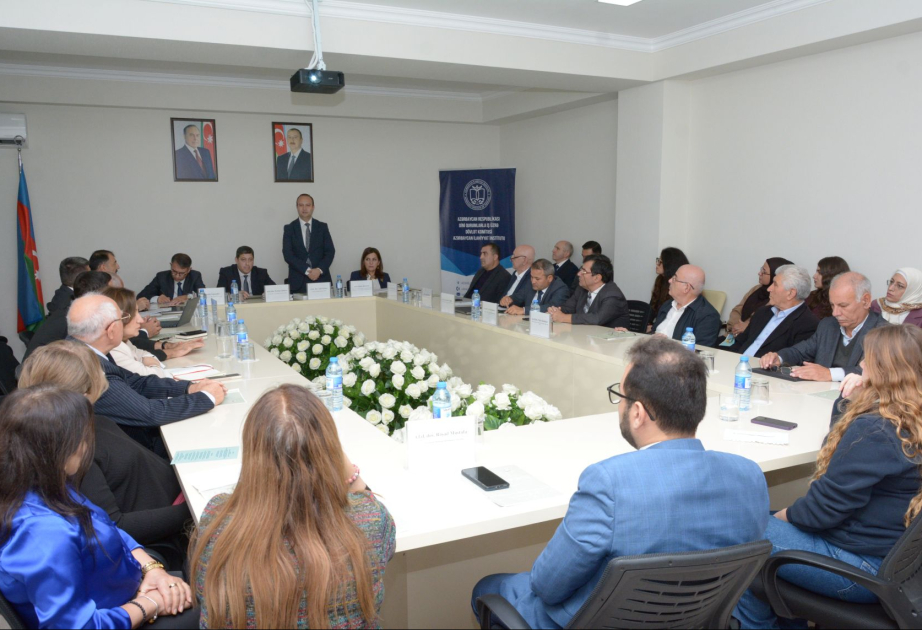 “Azərbaycanın İslam dövrü qəbiristanlıqları: tarixi-arxeoloji və mədəni irs perspektivləri” - dəyirmi masa