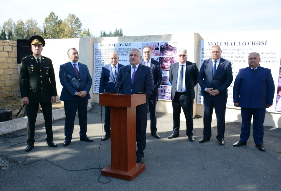 Tərtərdə “Smerç” raketinin düşməsi nəticəsində dağılmış evə ekskursiya təşkil edilib