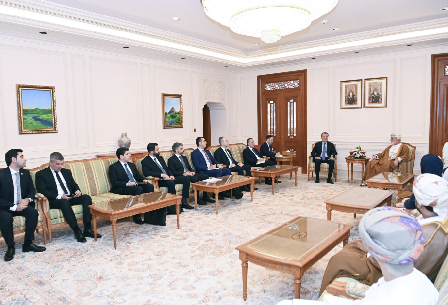 وزير الخارجية الأذربيجاني يبحث مع رئيس مجلس الدولة العماني تعميق التعاون الاقتصادي والطاقة والبرلماني