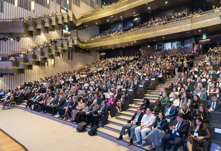 Представители Азербайджана участвуют в международной конференции по образованию в Астане