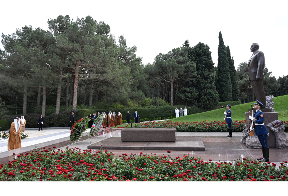 Vorsitzender des Föderalen Nationalrats der Vereinigten Arabischen Emirate ehrt Andenken von Nationalleader Heydar Aliyev und Märtyrern