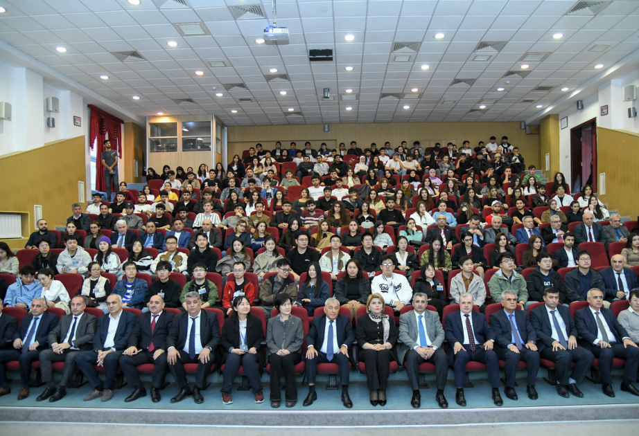 BMU-da çinli doktorantların iştirakı ilə keçirilən seminarın bağlanış mərasimi olub