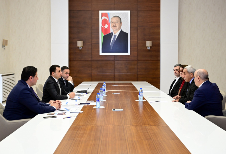 Mədəniyyət naziri Xızı şəhərində vətəndaşları qəbul edib