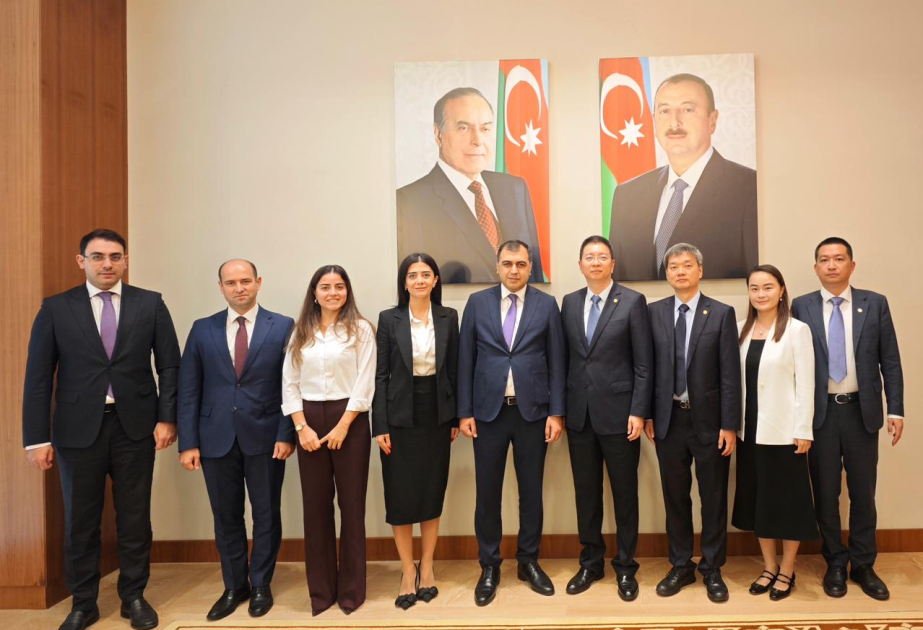 Delegation of CEEC International visits SOFAZ