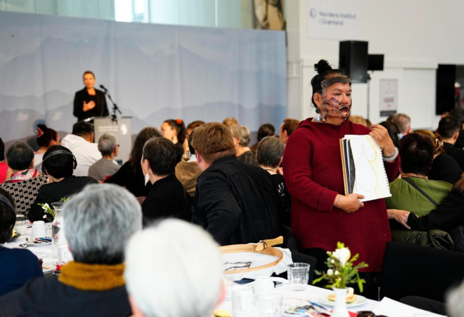 Qrenlandiyalı qadınlar hökumətdən böyük məbləğdə kompensasiya tələb edirlər