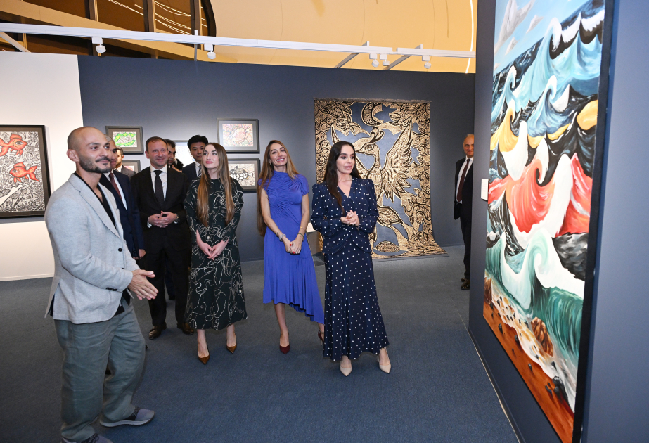 Leyla Aliyeva, vice-présidente de la Fondation Heydar Aliyev, Arzou Aliyeva et Alena Aliyeva participent à la cérémonie d’ouverture du festival