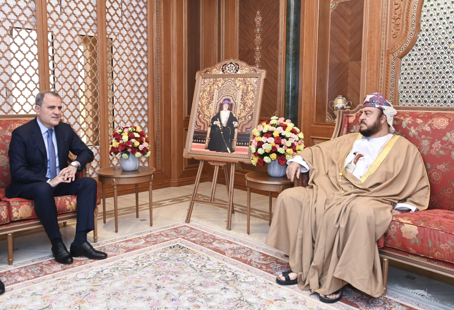 讨论阿塞拜疆与阿曼间的合作